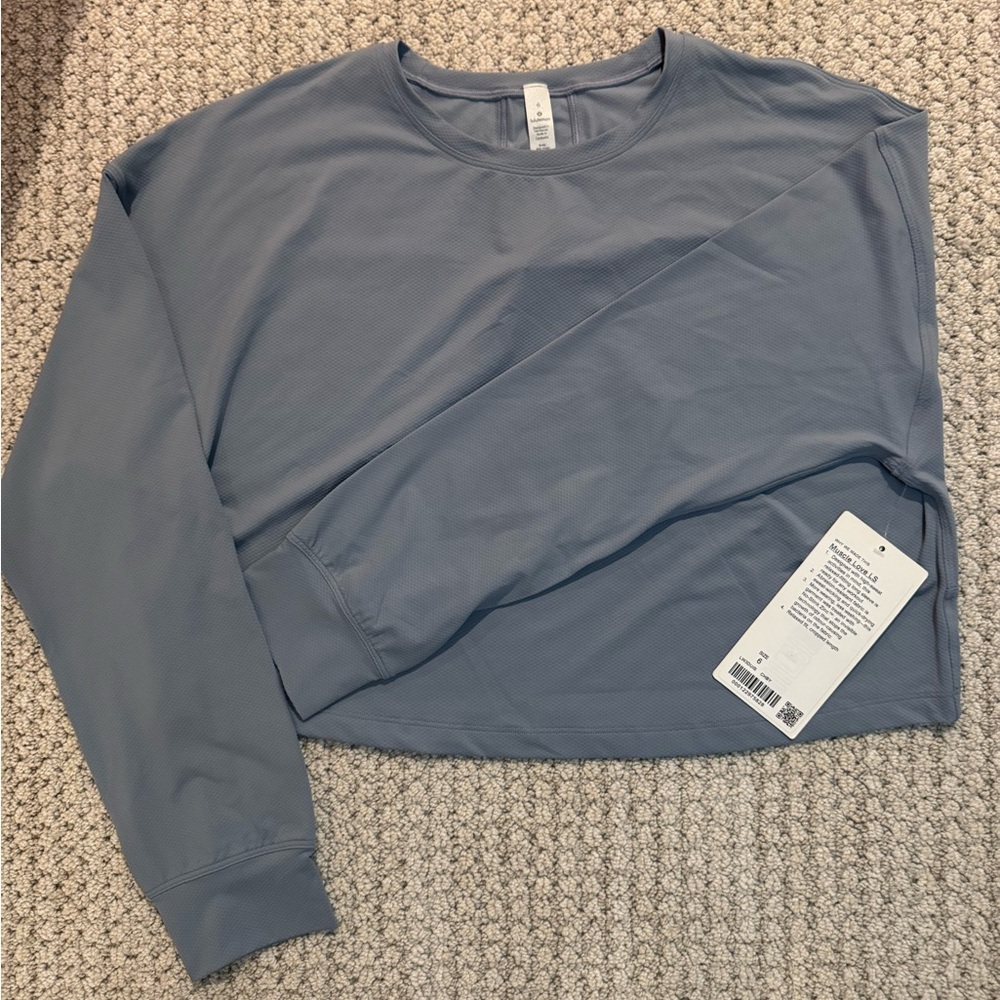 NWT Lululemon Muscle Love LS top in Chambray. Size 6